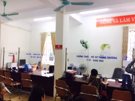 Hà Nội: Dân lại “tố” cán bộ phường Đại Kim “hành” dân khi làm thủ tục - Hình 2 Ha Noi: Dan lai “to” can bo phuong Dai Kim “hanh” dan khi lam thu tuc-Hinh-2