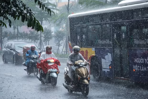 Mưa dông khắp các khu vực trong cả nước kéo dài đến ngày 22/7 Mua dong khap cac khu vuc trong ca nuoc keo dai den ngay 22/7
