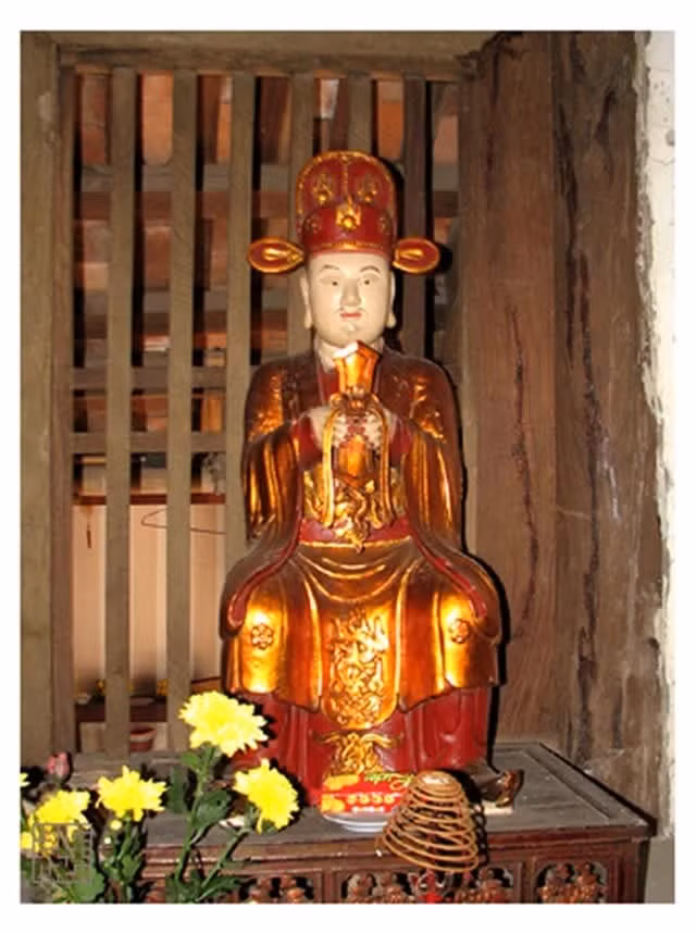 Xuat than bi an cua vi vua co 4 chu do trong long ban tay-Hinh-2