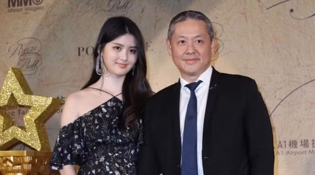 Ai nu gia toc ty do Dai Loan giu dang bang cach cua con nha giau-Hinh-3
