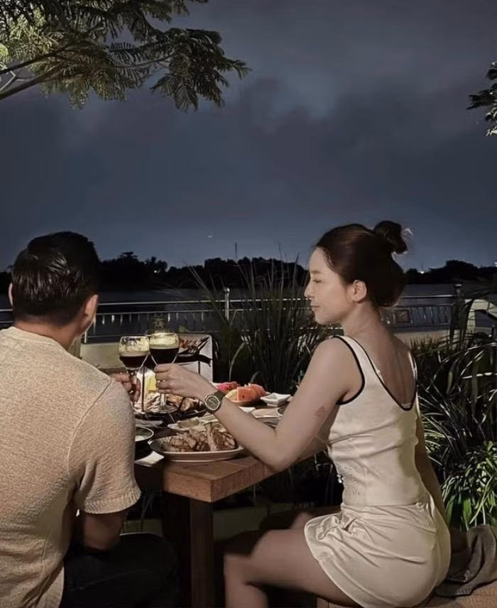 Tram Anh khoe anh nguoi thuong, bi binh luan phan cam vi qua khu-Hinh-2