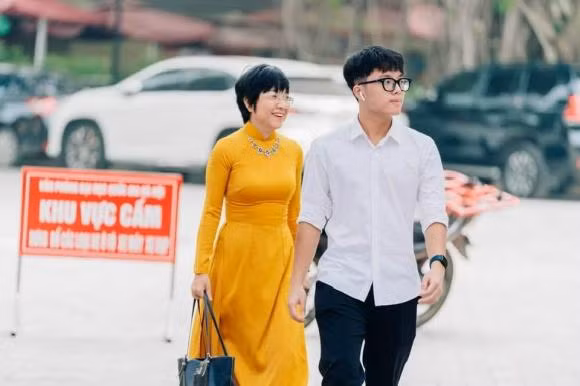 Bị so sánh con trai MC Thảo Vân đáp lại mẹ cực thông minh Bi so sanh con trai MC Thao Van dap lai me cuc thong minh