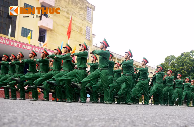 Đã hoàn thành các phòng học tác chiến điện tử, tổng trạm thông tin, truyền sóng anten, kỹ thuật siêu cao tần. Triển khai đầu tư phòng học chỉ huy thông tin liên lạc trên chiến trường ảo. Nâng cấp phòng học trường bắn ảo. Xây dựng phòng multimedia phục vụ nhu cầu tự học của học viên, sinh viên. Công tác nghiên cứu khoa học được mở rộng cả về quy mô, hình thức tổ chức và từng bước đi vào chiều sâu.