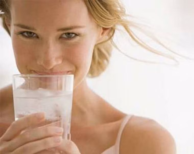 Nếu muốn uống một ly nước lạnh sau bữa ăn, bạn có thể sử dụng nó một cách bình thường, như một cách cung cấp nước mỗi ngày.
