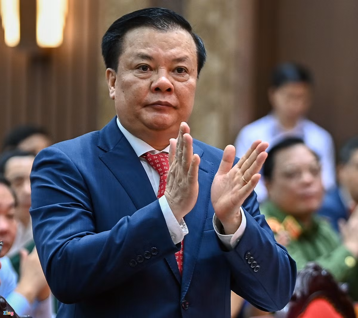 Phát biểu nhận nhiệm vụ, ông Đĩnh Tiến Dũng cam kết nỗ lực hết mình, cùng tập thể Ban Thường vụ, Ban Chấp hành Đảng bộ TP nắm bắt thời cơ, phát huy vận hội, vượt qua khó khăn, thách thức, tổ chức thực hiện thắng lợi Nghị quyết Đại hội lần thứ XVII Đảng bộ TP và cùng cả nước quyết tâm thực hiện thắng lợi Nghị quyết Đại hội lần thứ XIII của Đảng.