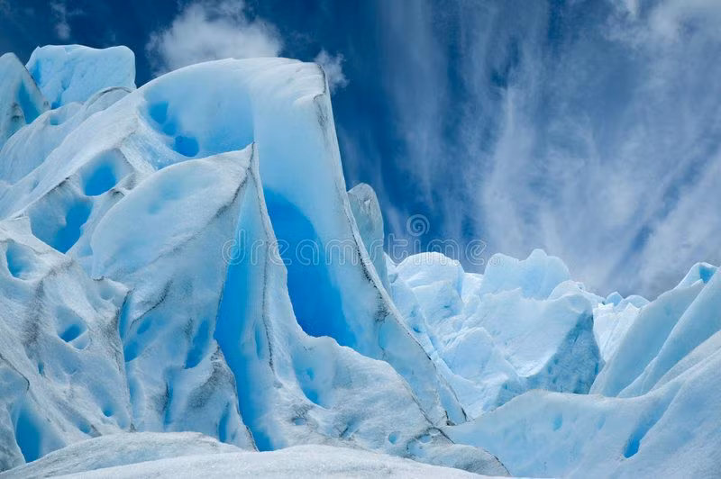 Vùng băng Patagonia gồm ba khu chính Bắc, Nam và Cordillera Darwin. Nơi đây chứa đến 5.500 gigaton băng, đủ để làm mực nước biển toàn cầu dâng lên 15 mm nếu tan hết.