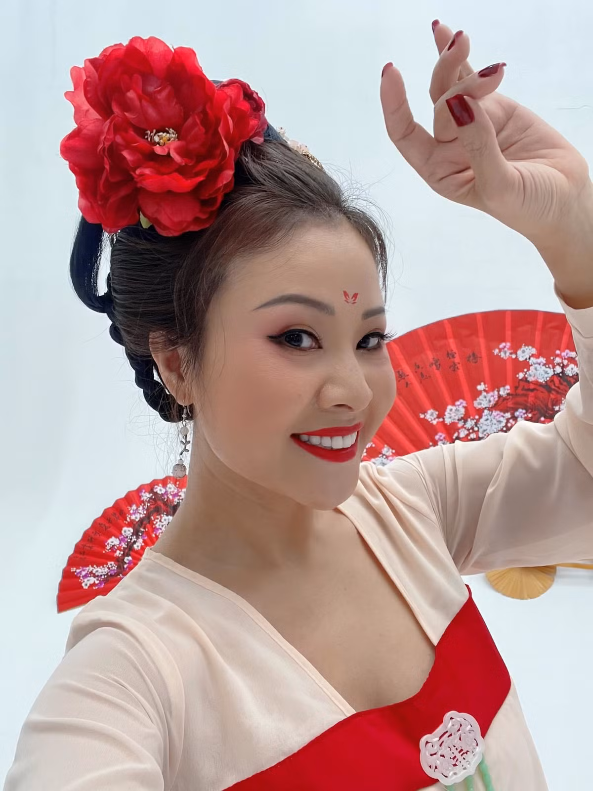 Được thoả mãn đam mê thời trang khiến Kim Xuyến rất vui.