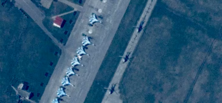 Những chiến đấu cơ Su-27/30 "Flankers" tại Căn cứ Không quân Primorko-Akhtarsk ở vùng biển Azov, gần biên giới với Ukraine.