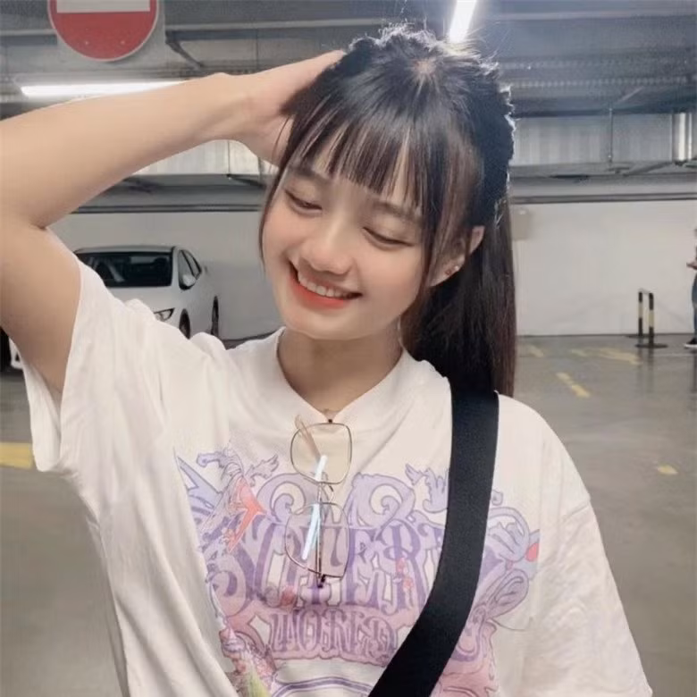 Sở hữu cái tên độc lạ, hot girl Quảng Bình có cuộc sống 'vạn người mơ' - Hình 2 So huu cai ten doc la, hot girl Quang Binh co cuoc song 'van nguoi mo'-Hinh-2