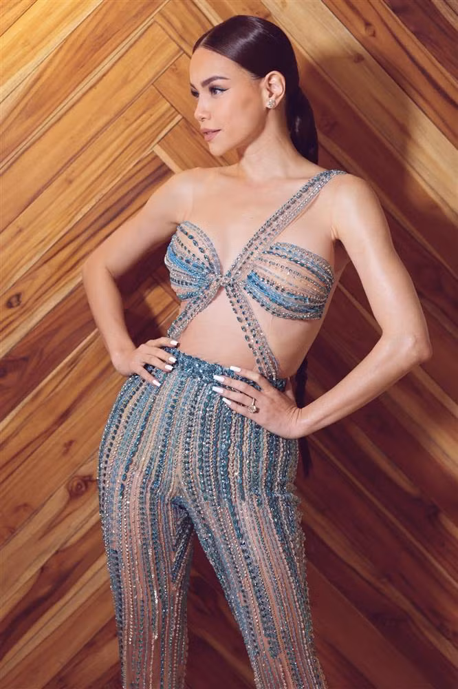 Mat moc Ho Ngoc Ha co 