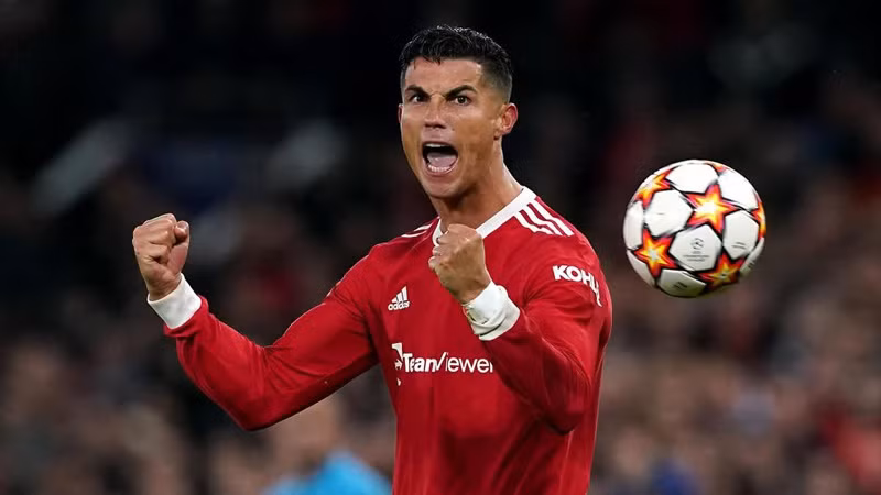 Nhà vô địch EURO 2016 tin rằng bản thân đủ sức chơi ở giải đấu cúp hàng đầu châu Âu trong 3 hoặc 4 năm nữa. Chính vì thế, việc cùng "Quỷ đỏ" tham dự Europa League, giải đấu diễn ra muộn hơn Champions League một ngày theo lịch hàng tuần, có thể khiến Ronaldo khó chịu.
