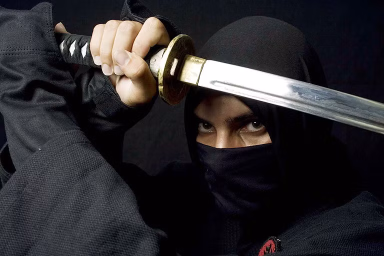 Hành động cùng với Hattori Hanzo, Sukesada và nhóm của mình thâm nhập vào lâu đài, biến nơi đây thành biển lửa. Họ đã giết chết 200 lính bảo vệ thành, trong đó có cả một số vị tướng.