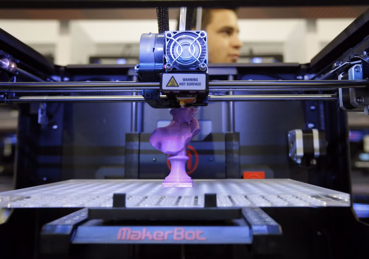 Gần đây, cả thế giới xôn xao vì những thành tựu đáng kinh ngạc của công nghệ in 3D – có thể in ra tất cả mọi thứ: từ thực phẩm đến các bộ phận của máy bay.