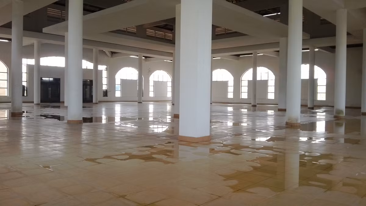 Diện tích chợ Hội Đô đủ để bày trí 300 gian hàng.