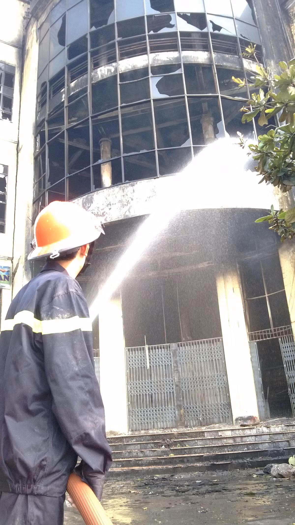 Kiểu chữa cháy này chỉ dập được lửa ở tầng 1.