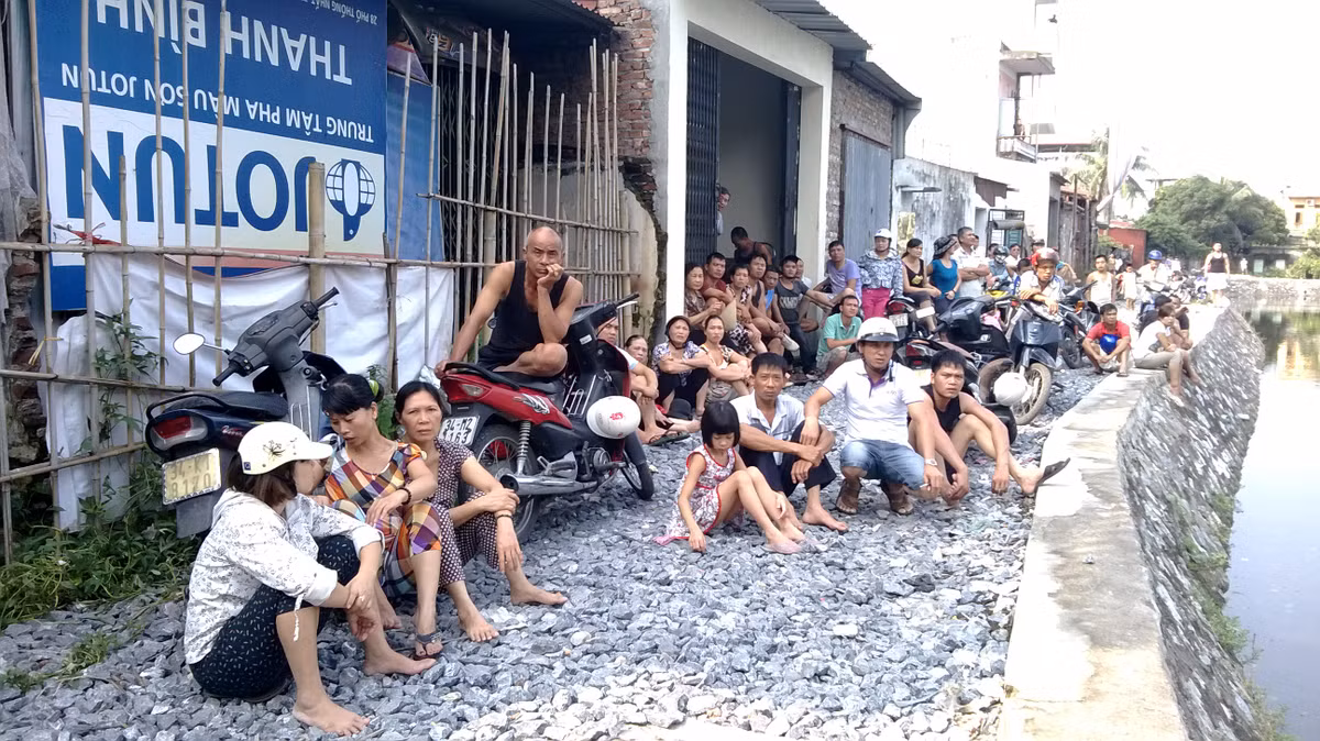 Các tiểu thương cho biết họ có mặt từ thời điểm xảy ra vụ cháy khi đó mới hơn 1 giờ sáng.