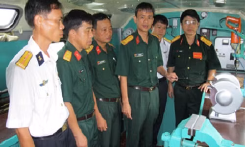 Viet Nam day manh dong bo, cai tien xe tang - thiet giap-Hinh-2