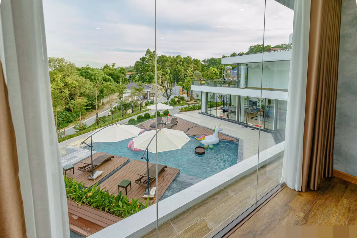 10 nam ngay cuoi, chong tang vo can villa tren doi-Hinh-12