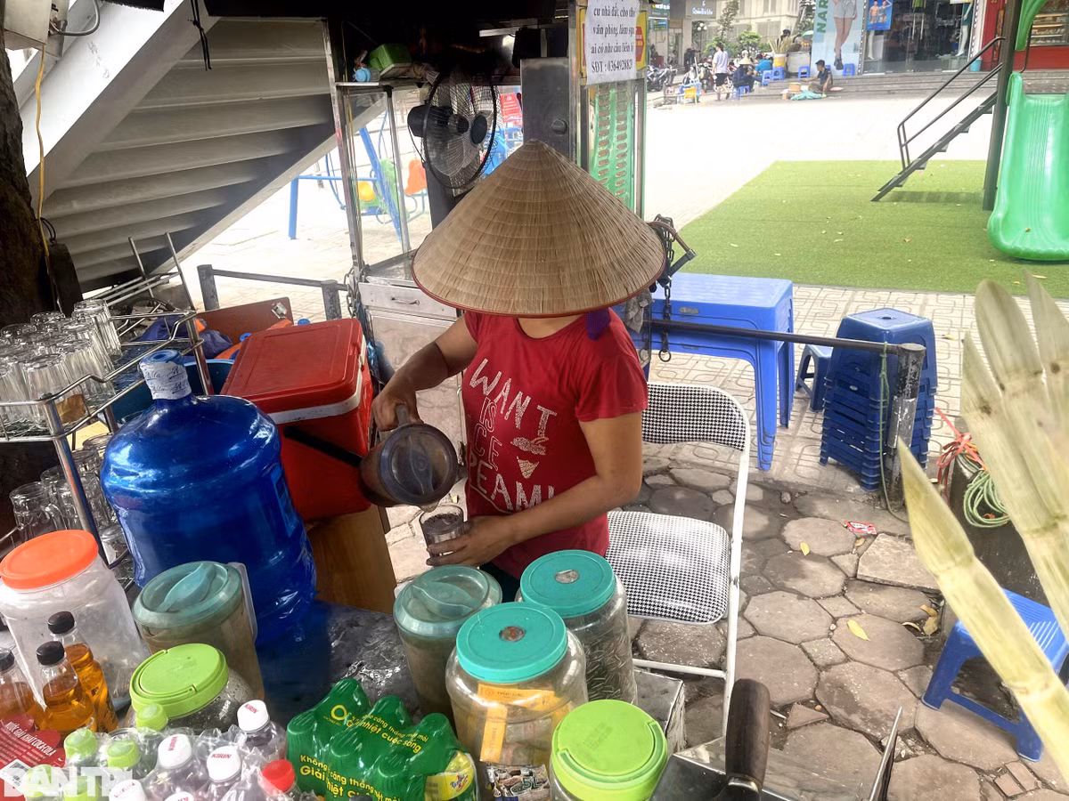 Bán nghìn cốc nước ngày nóng, chủ quán ở Hà Nội kiếm 50 triệu đồng/tháng ảnh 5