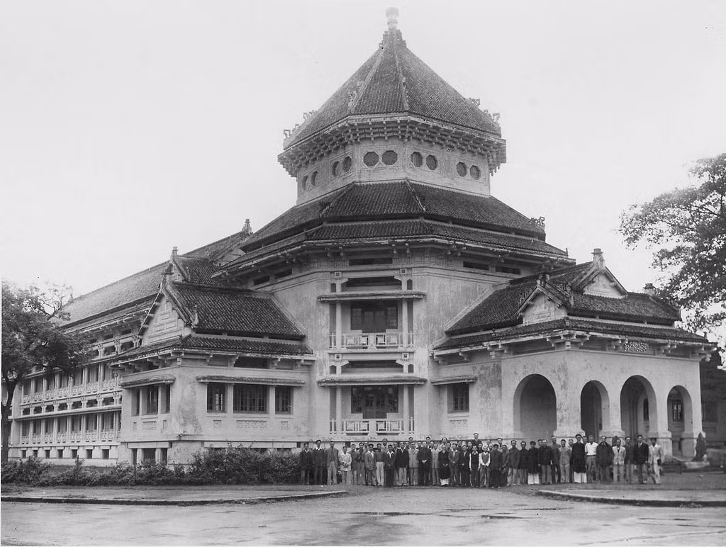 Nhìn chung đây là phong cách thành công nhất trong việc tạo ra những công trình kiến trúc đẹp, hiện đại, phù hợp với khí hậu, cảnh quan và văn hóa truyền thống bản địa thời kỳ Pháp thuộc. Ảnh: manhhai / Flickr.