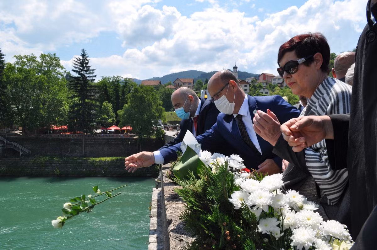 Vào năm 1992, trong cuộc chiến tranh Bosnia và Herzegovina, là một phần của cuộc nội chiến Nam Tư, cầu Mehmed Pasa Sokolovic được biết đến như một trong những nơi diễn ra cuộc thảm sát Visegrad chấn động thế giới. Ảnh: Daily Sabah.