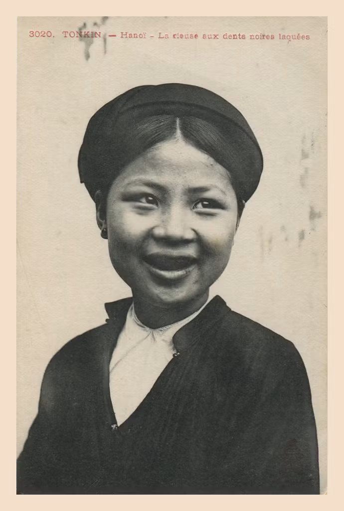 Nụ cười của hoa khôi răng đen ở Hà Nội. Ảnh: manhhai / Flickr.