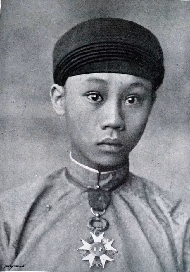 Một bức ảnh chân dung bán thân của vua Thành Thái. Ảnh: Public Domain.