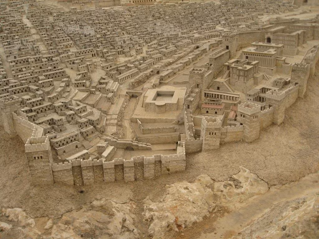  6. Jerusalem. Năm thành lập: Khoảng 3.000 năm TCN. Vị trí: Israel. Đặc điểm: Jerusalem có vai trò quan trọng trong tôn giáo, là thành phố linh thiêng đối với các tín đồ của ba tôn giáo lớn: Do Thái giáo, Kitô giáo và Hồi giáo. Ảnh: Pinterest.