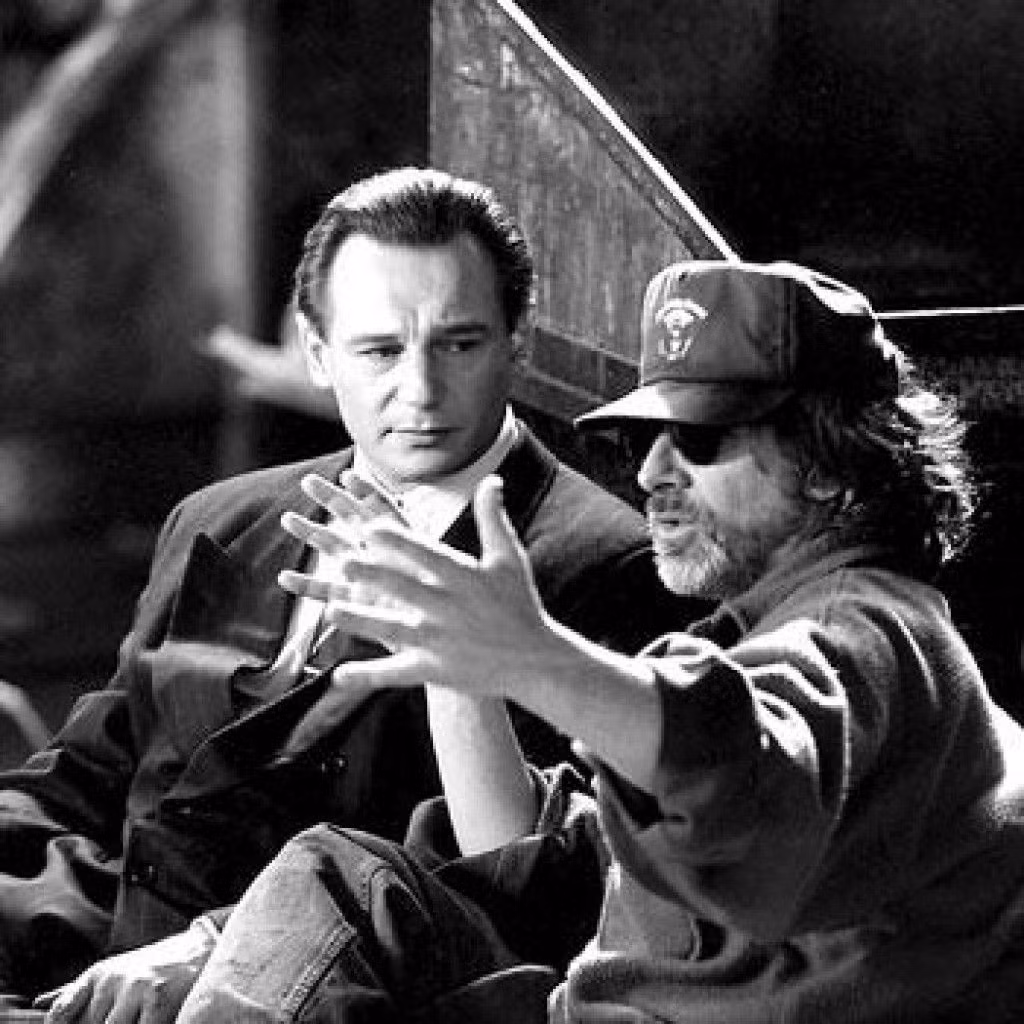  6. Bản danh sách của Schindler (Schindler's List - 1993). Đạo diễn: Steven Spielberg. Tóm tắt: Dựa trên câu chuyện có thật của Oskar Schindler, người đã cứu hàng nghìn người Do Thái khỏi sự diệt chủng trong Thế chiến II. Ảnh: Pinterest.