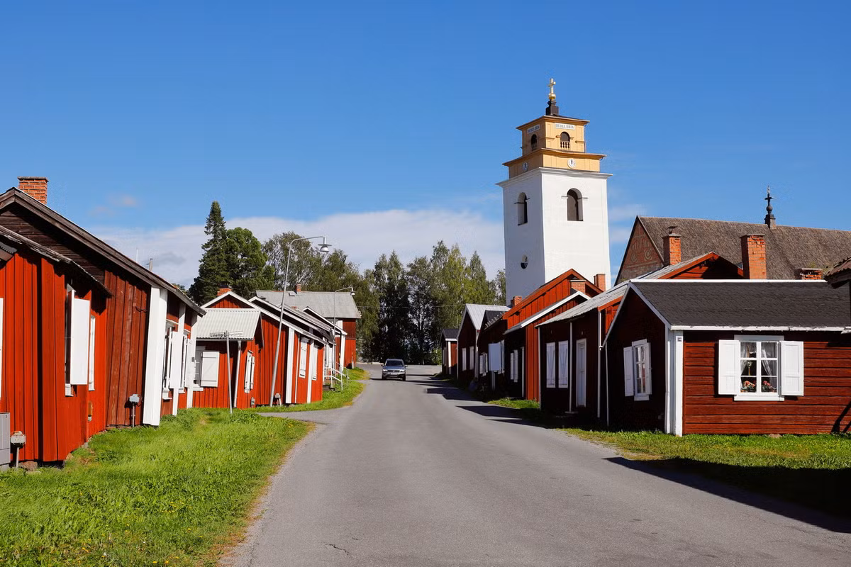 Nằm gần thành phố Luleå ở bờ biển phía Bắc Thụy Điển, thị trấn nhà thờ Gammelstad (Gammelstads kyrkstad theo tiếng Thụy Điển) là một đô thị cổ có kiến trúc độc đáo đặc trưng của vùng Bắc Âu. Ảnh: Lonely Planet.