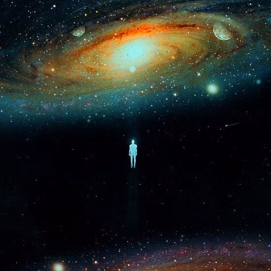  7. Các tín hiệu vô tuyến bí ẩn (FRBs). Fast Radio Bursts (FRBs) là những tín hiệu vô tuyến mạnh mẽ từ không gian xa xôi, nguồn gốc của chúng vẫn chưa được giải thích đầy đủ. Một số nhà khoa học cho rằng chúng có thể là tín hiệu từ nền văn minh ngoài Trái đất. Ảnh: Pinterest.