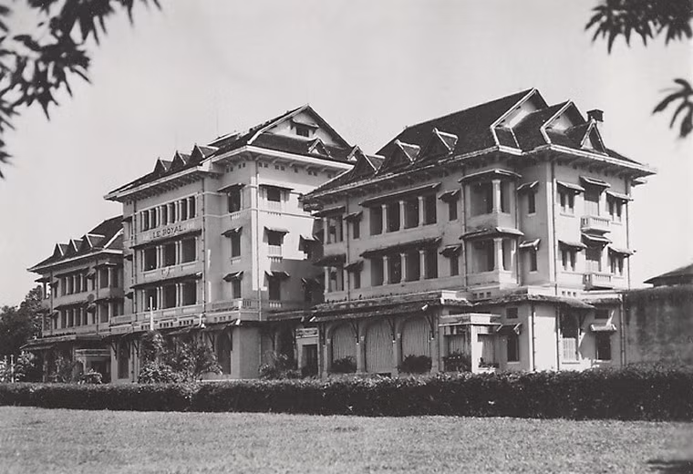 Khách sạn Hoàng gia Phnom Penh.