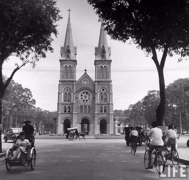 Nhà thờ Đức Bà, Sài Gòn.