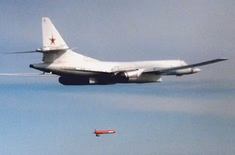 Tu-160 phóng tên lửa hành trình chiến lược Kh-55.