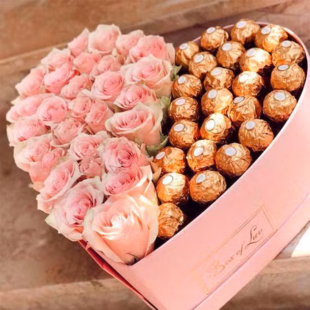 Tang qua ngay Valentine, chong lo quy den khien vo dung dung noi gian