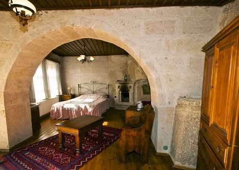 Taskonak, Goreme, Thổ Nhĩ Kỳ. Goreme là khách sạn kỳ lạ với các phòng xây dựng là các hang động độc đáo, tạo sự mạo hiểm cho du khách khi tham quan những căn phòng này.