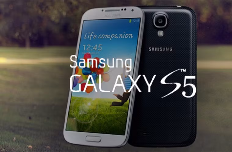 Samsung Galaxy S5 sẽ có cảm biến vân tay nằm trong nút Home. Theo đại diện công ty, cảm biến này sẽ có dạng quét, yêu cầu bạn trượt toàn bộ ngón tay trên bề mặt nút Home. Thêm vào đó, cảm biến trên thiết bị của Samsung cho phép người dùng đăng ký tới 8 mẫu vân tay với ít nhất 1 mẫu sẽ được dùng vào chức năng mở khóa. Tuy nhiên, cảm biến đặc biệt nhạy với hơi ẩm và sẽ không hoạt động nếu ngón tay bạn bị ướt.