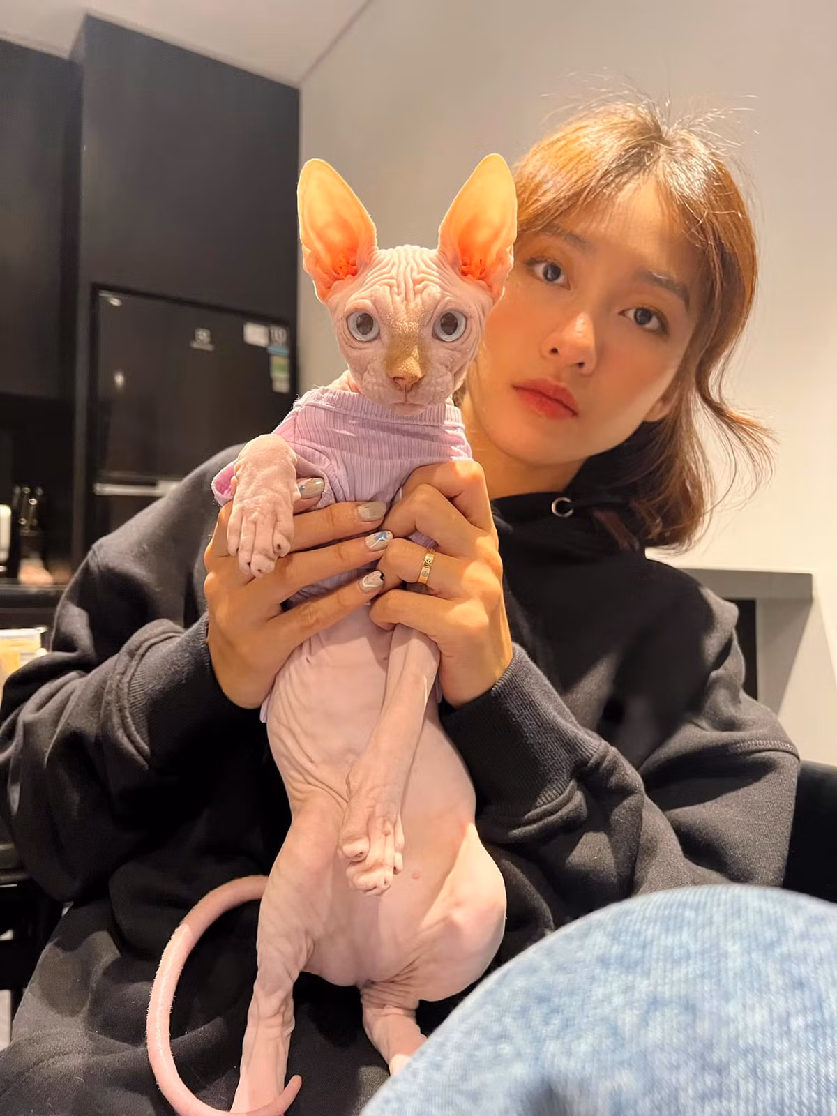'Nhân vật đặc biệt nào' được Khả Ngân lưu nhiều ảnh nhất trong điện thoại? - Hình 15 'Nhan vat dac biet nao' duoc Kha Ngan luu nhieu anh nhat trong dien thoai?-Hinh-15