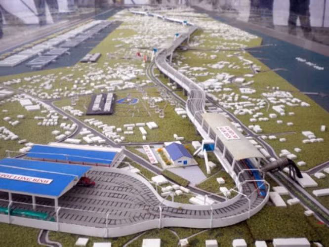 Tuyến Metro số 1 tại TPHCM đi qua các tuyến đường và vị trí như: Đường Lê Lợi; Ba Son; Rạch Văn Thánh, công viên Văn Thánh; cầu Sài Gòn; XLHN...Dự án được Ngân hàng hợp tác quốc tế Nhật Bản (JiBiC) hỗ trợ nghiên cứu và cho vay vốn ODA. Tổng số vốn đầu tư là 47 ngàn tỉ đồng. Dự kiến đưa vào khai thác vào năm 2018
