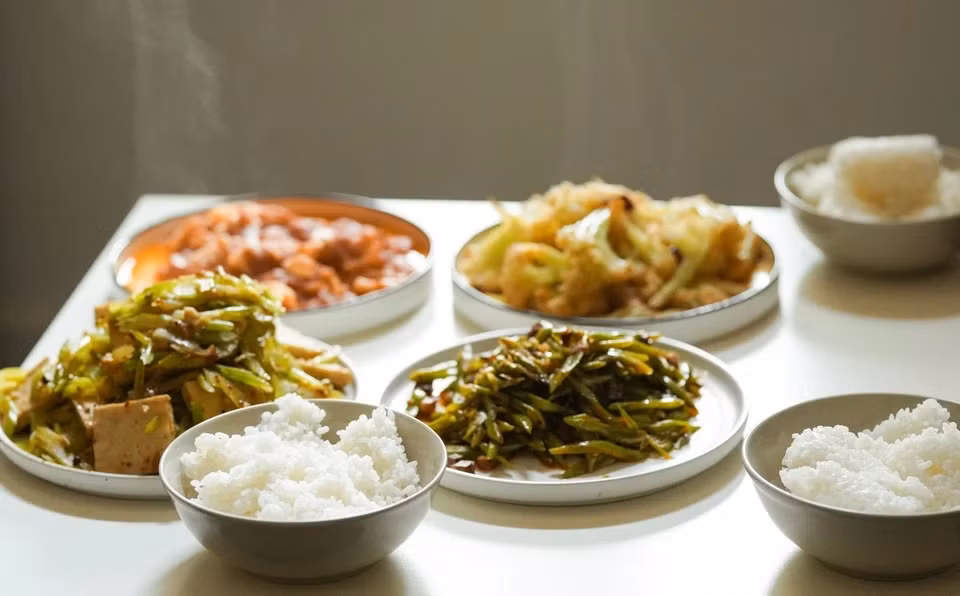 Điều gì xảy ra nếu ngừng ăn cơm trắng để giảm cân? Dieu gi xay ra neu ngung an com trang de giam can?
