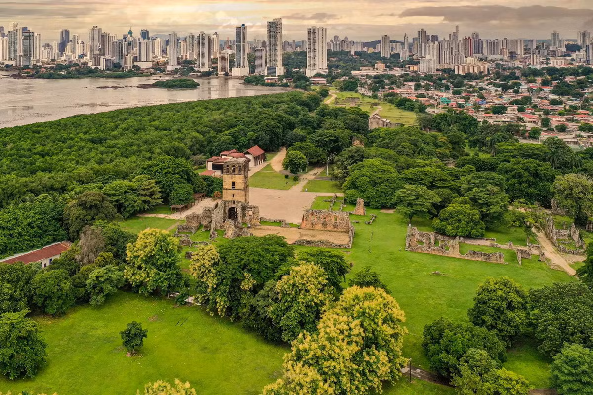 Nằm ở vùng ngoại ô thành phố Panama, thủ đô của đất nước Trung Mỹ Panama, khu di tích Panamá Viejo (có nghĩa là Panamá cổ) là phần còn lại của một trong những thành phố thực dân lâu đời nhất châu Mỹ. Ảnh: Panama Sovereign Realty.