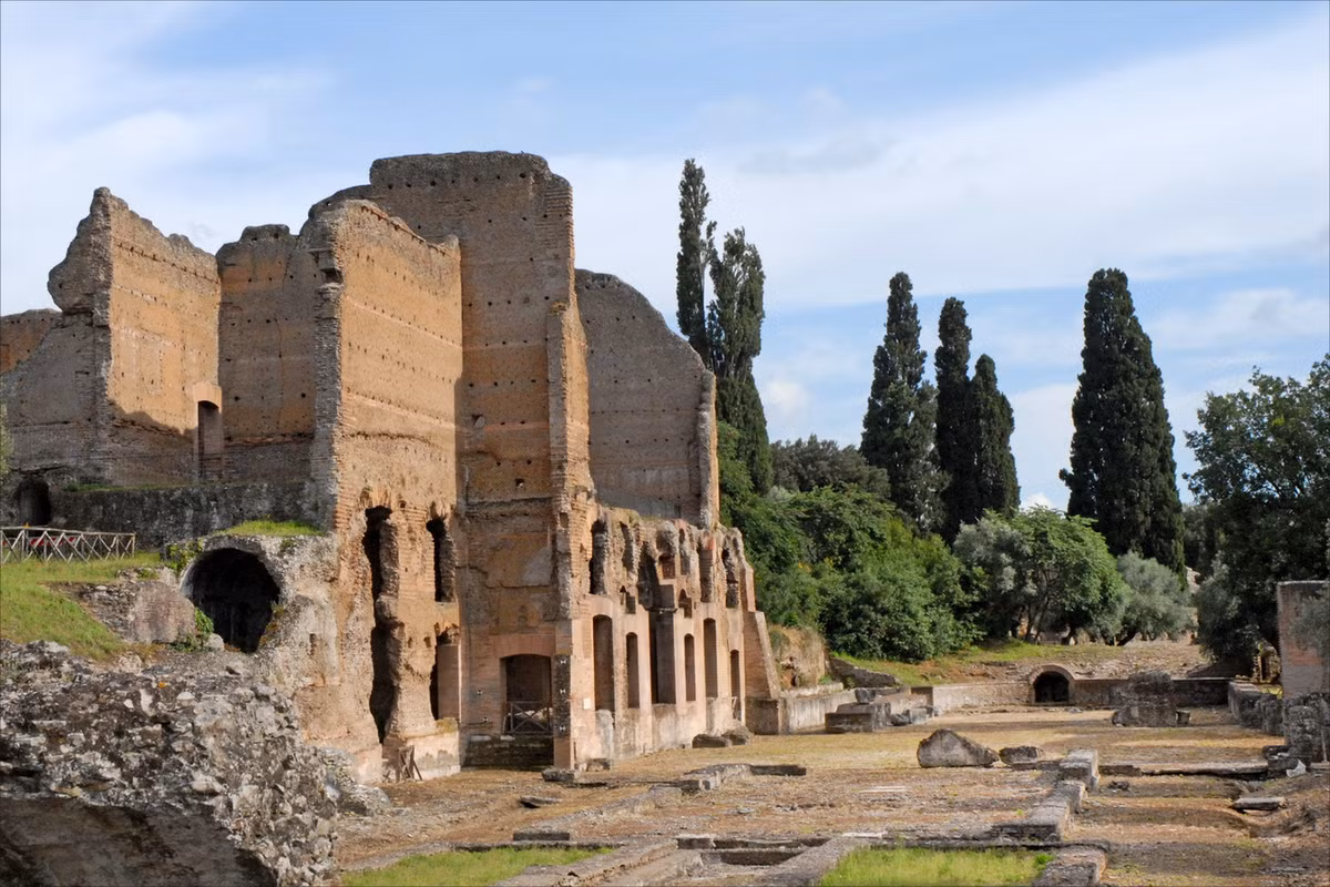 Tọa lạc tại thị trấn cổ Tivoli ở Lazio, Italia, dinh thự cổ La Mã Villa Adriana là một quần thể kiến trúc độc đáo được xây dựng thời kỳ La Mã cổ đại. Ảnh: Wikipedia.