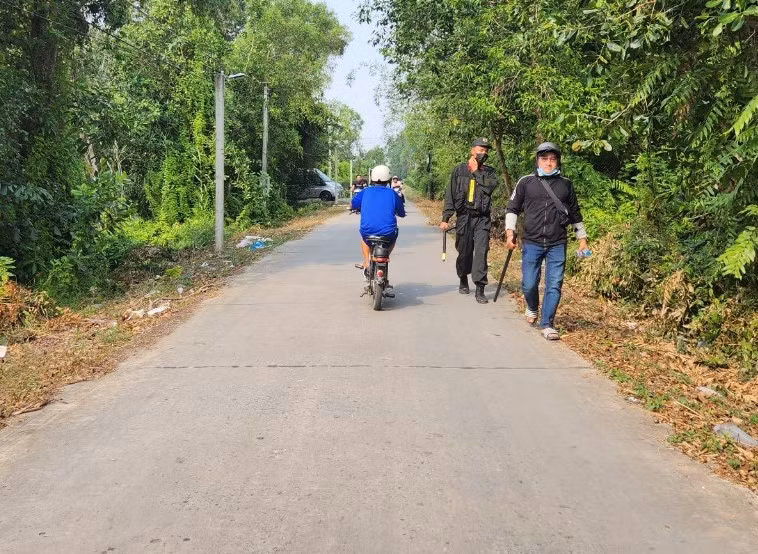 Vach tung met rung tim kiem hung thu giet nguoi cuop tai san-Hinh-12