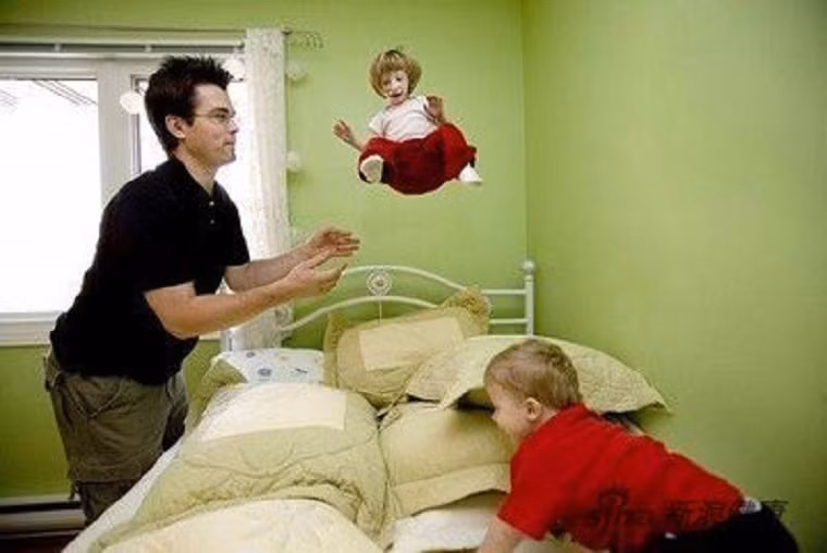 Mắc chứng lùn sinh khiến cô bé có chiều cao không quá 30 inch và nặng 8kg.