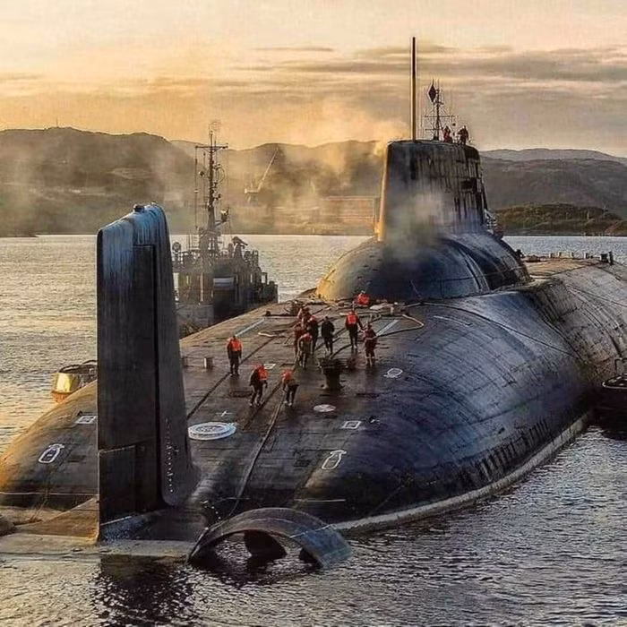 7. Tàu ngầm mang tên lửa đạn đạo của Nga SSBN.