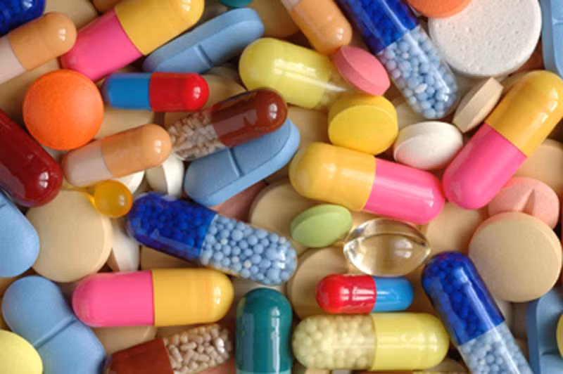 Không tùy tiện lựa chọn vitamin tổng hợp, chất bổ sung với mục đích ngăn ngừa ung thư. Bạn chỉ nên sử dụng chúng khi đã thăm khám và được bác sĩ khuyên dùng.