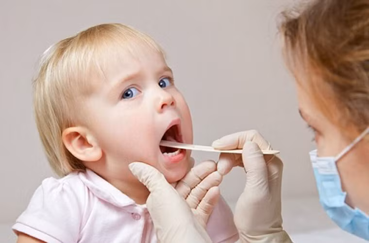 Việc phát hiện bệnh sớm có ý nghĩa vô cùng quan trọng trong việc nâng cao hiệu quả điều trị, tăng khả năng phục hồi cho bé.