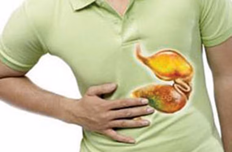 Xuất hiện chứng phát ban da bất thường; đau dạ dày song không có dấu hiệu thuyên giảm dù đã sử dụng các loại thuốc kháng axit, thuốc chống loét.