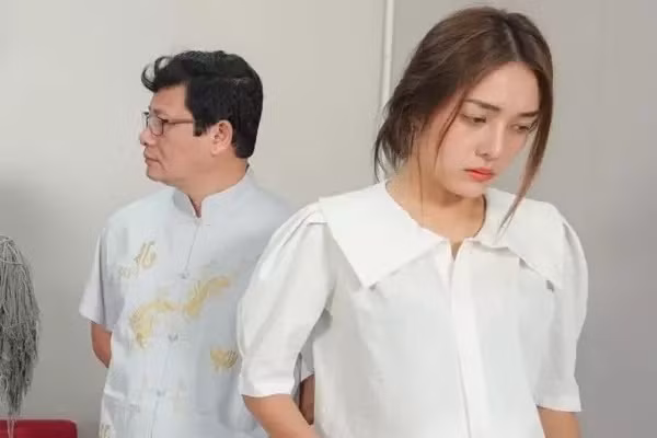 Sau dam cuoi, bo chong noi mot cau, toi chi muon ly hon ngay