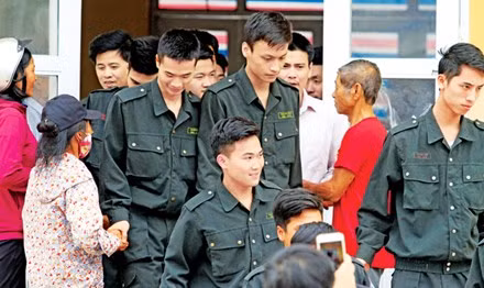 Sau 8 ngay, con bao Dong Tam cung da troi qua